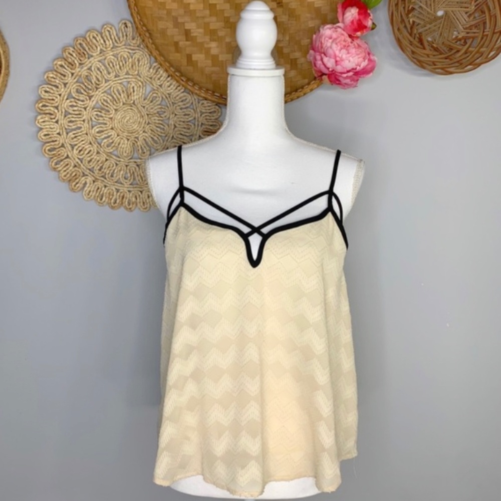 ASTR | Textured Chevron Strappy Cami Tank Blouse